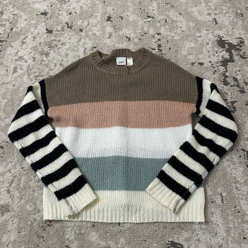 Daytrip Striped Sweater Size Medium - Picture 2 of 4